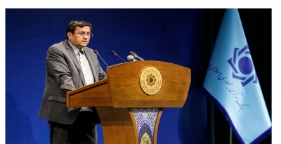 دکتر همتی اعلام کرد: اصلاح نظام بانکی یک برنامه بلندمدت است و حل مشکلات بانک‌ها باید با تدبیر انجام شود.